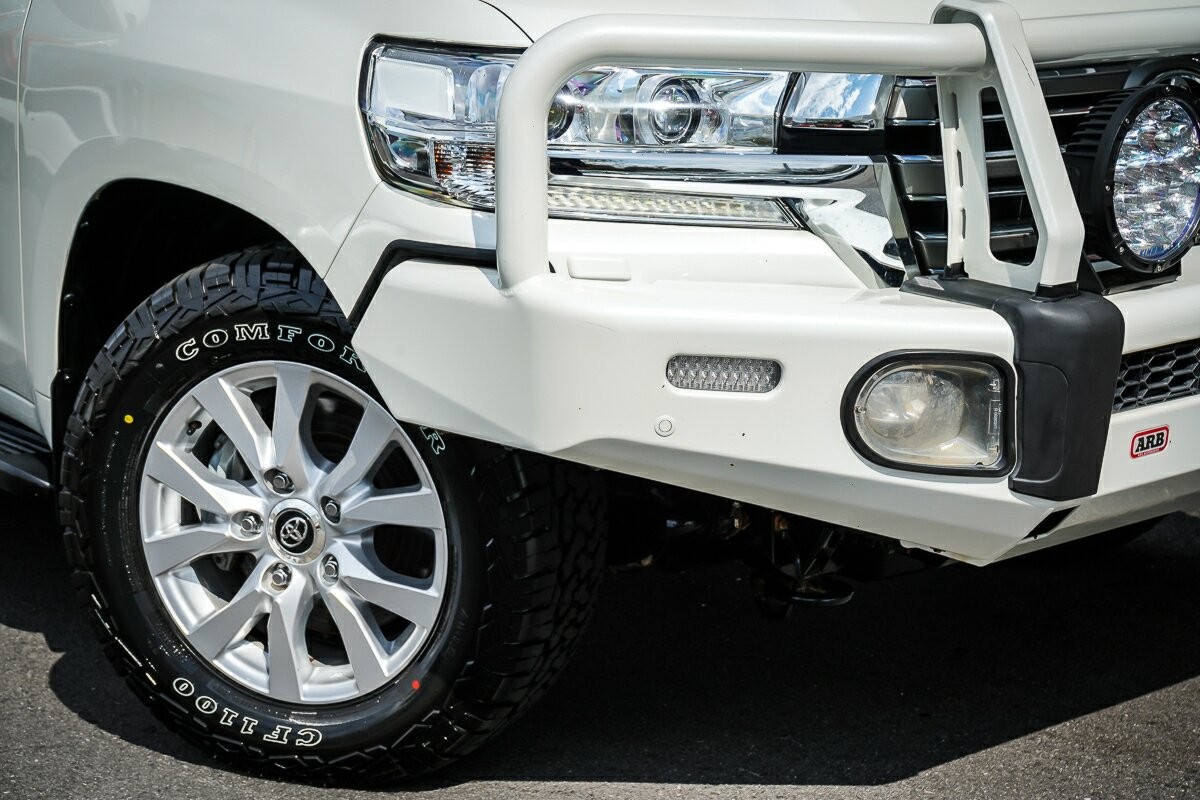 Toyota Landcruiser image 2
