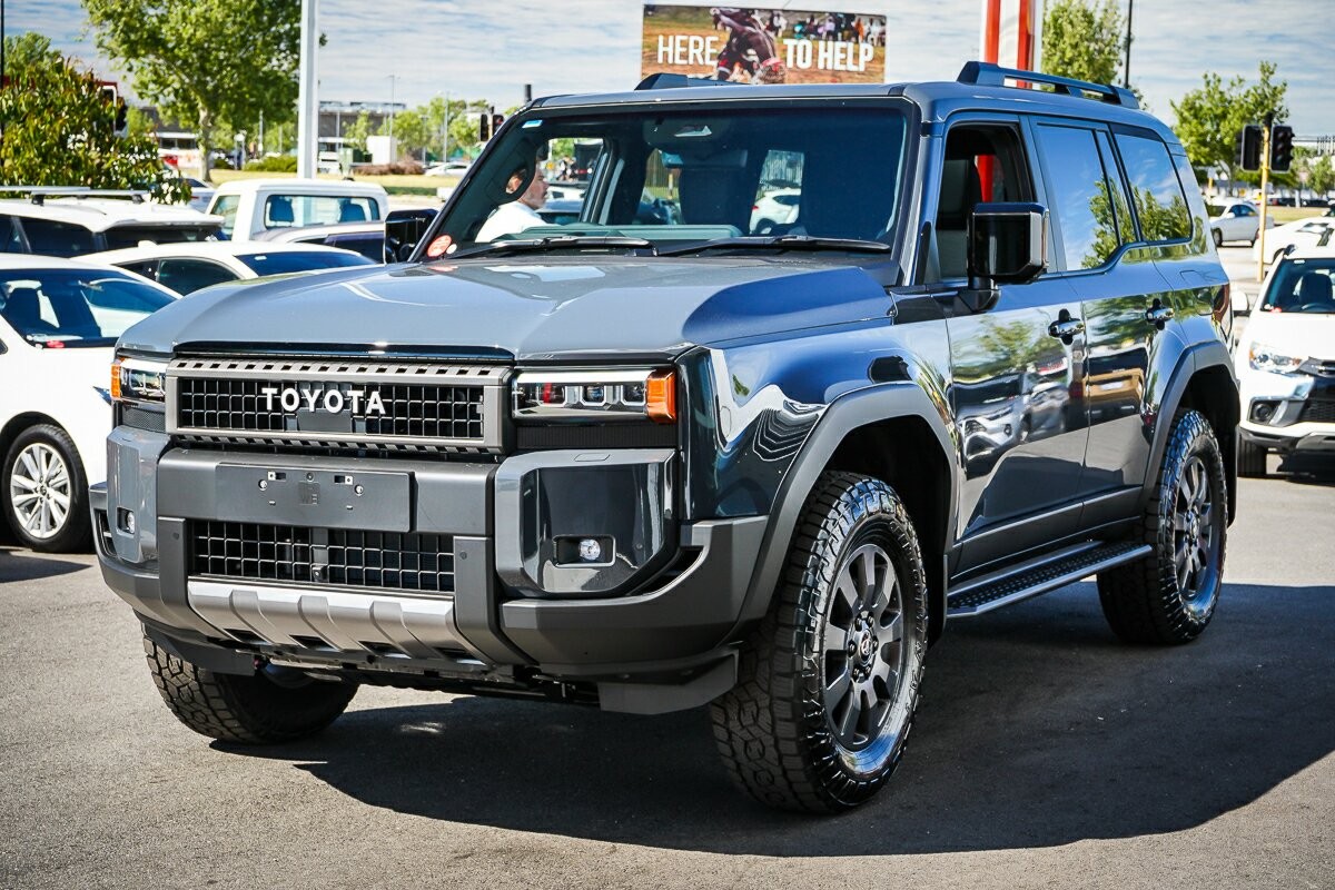 Toyota Landcruiser Prado image 4