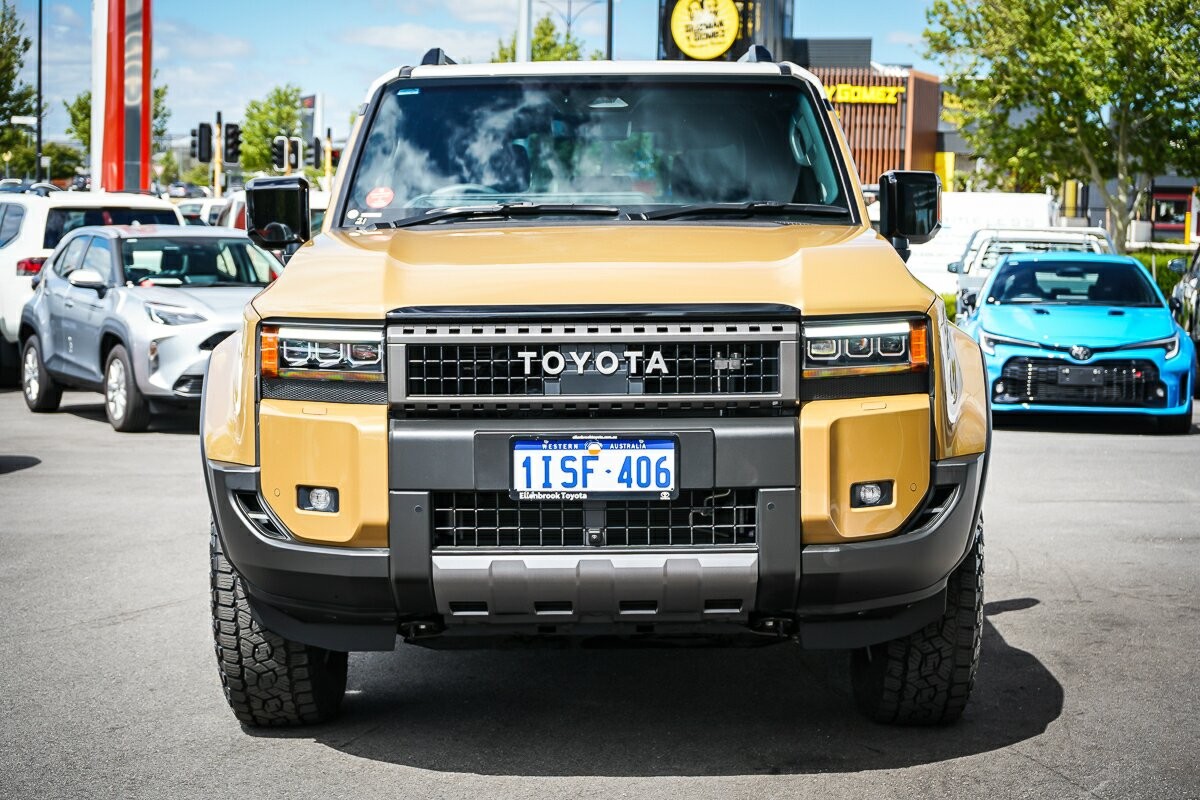 Toyota Landcruiser Prado image 3