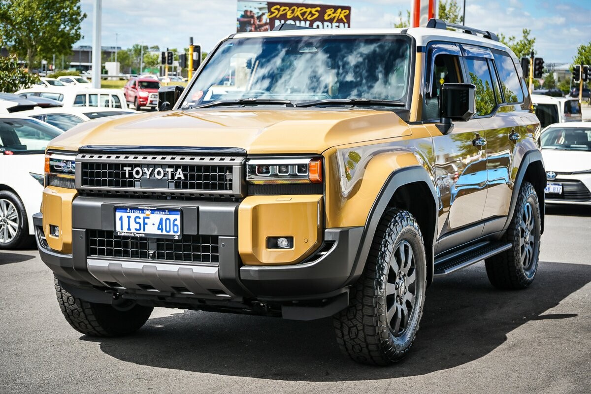 Toyota Landcruiser Prado image 4