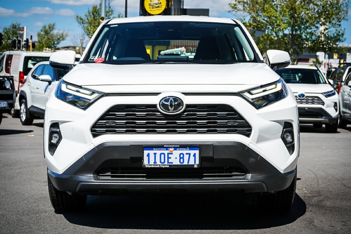 Toyota Rav4 image 3