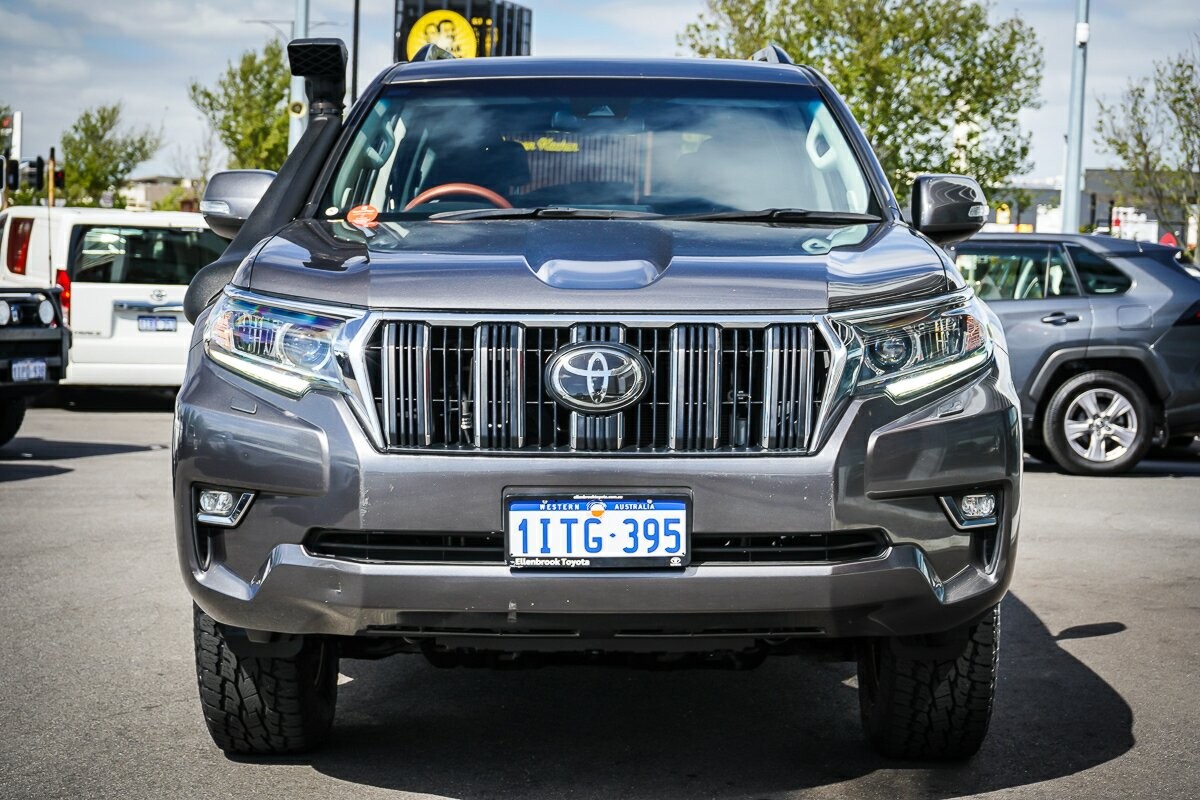Toyota Landcruiser Prado image 3