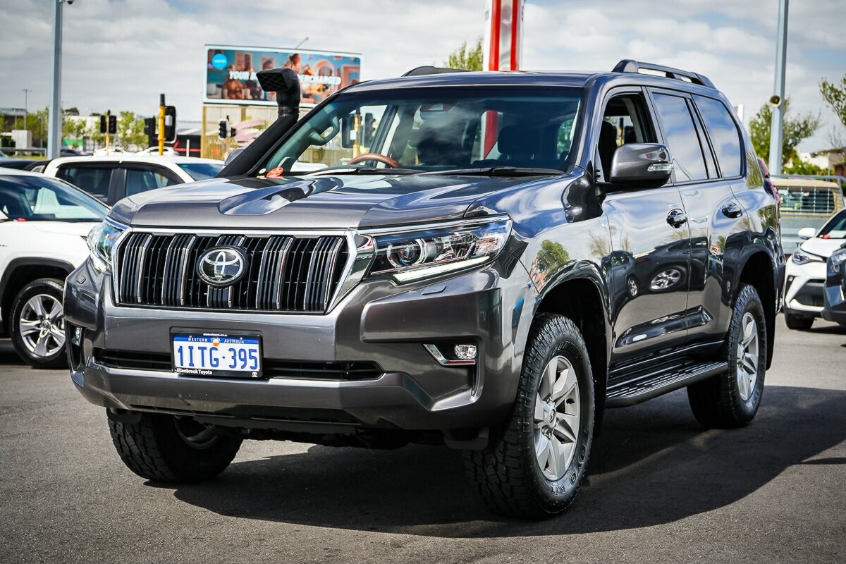 Toyota Landcruiser Prado image 4