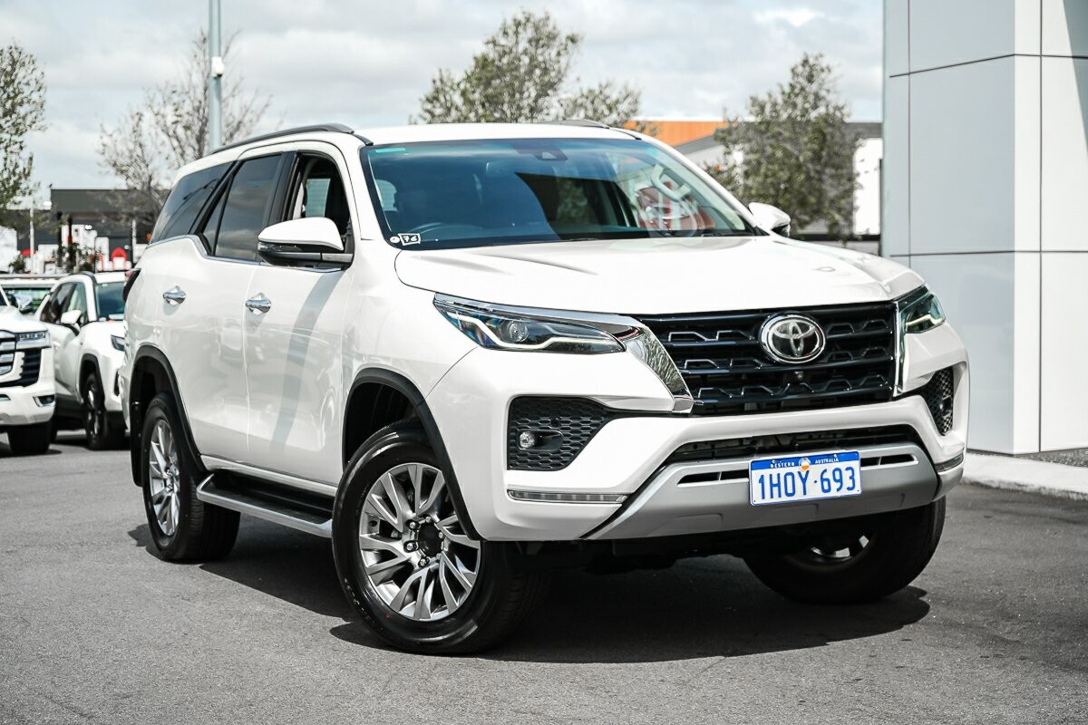 Toyota Fortuner image 1