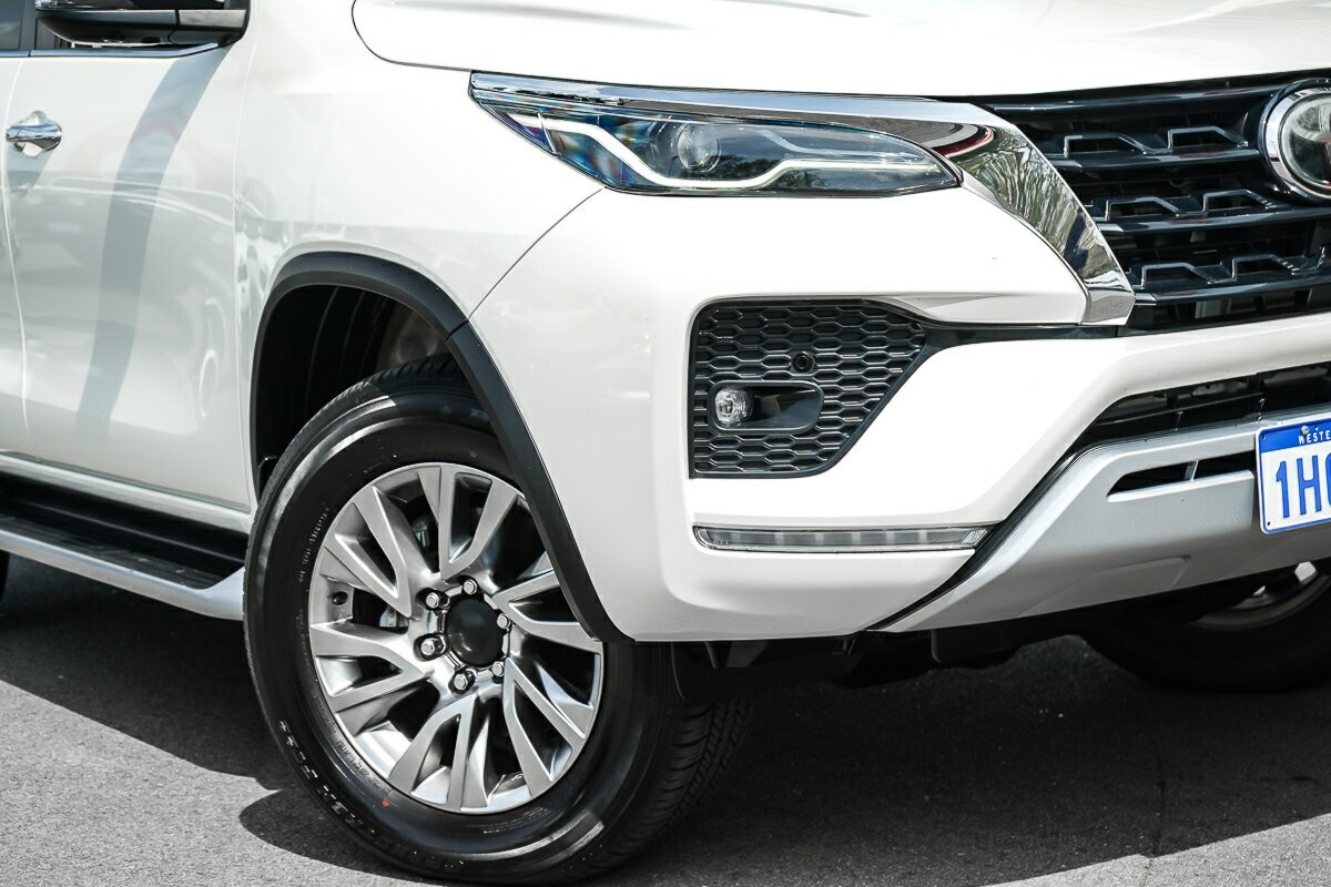 Toyota Fortuner image 2