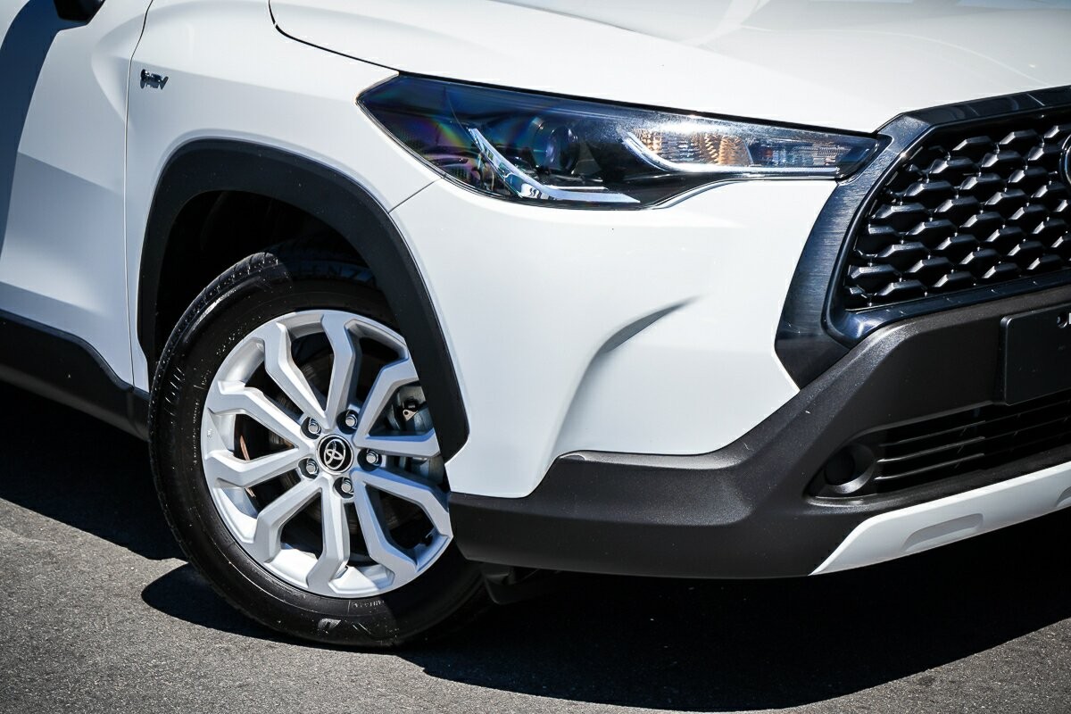 Toyota Corolla Cross image 2