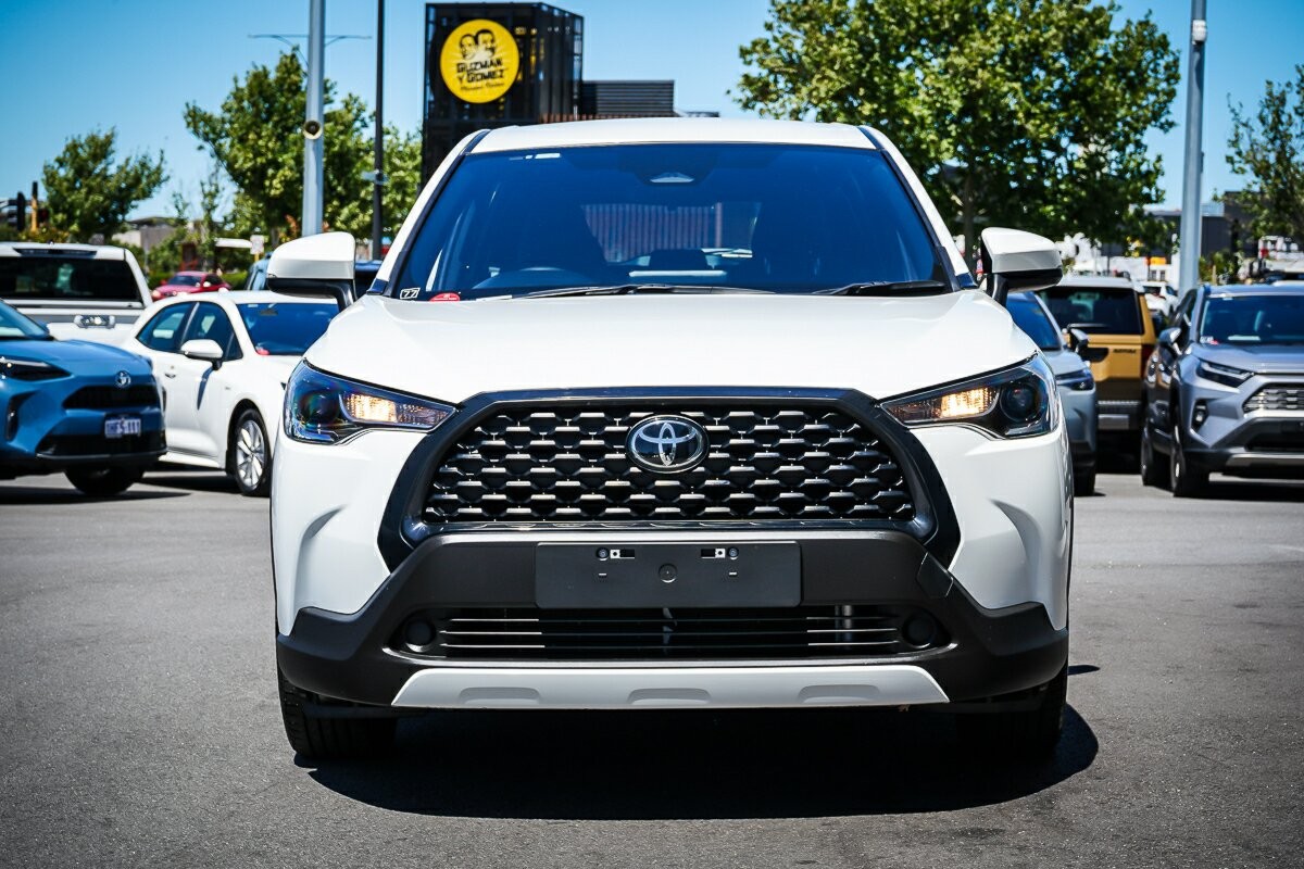 Toyota Corolla Cross image 3