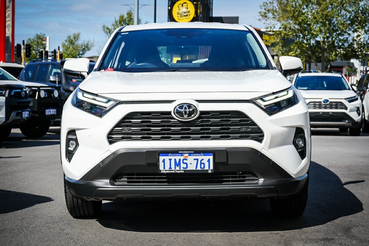 Toyota Rav4 image 3