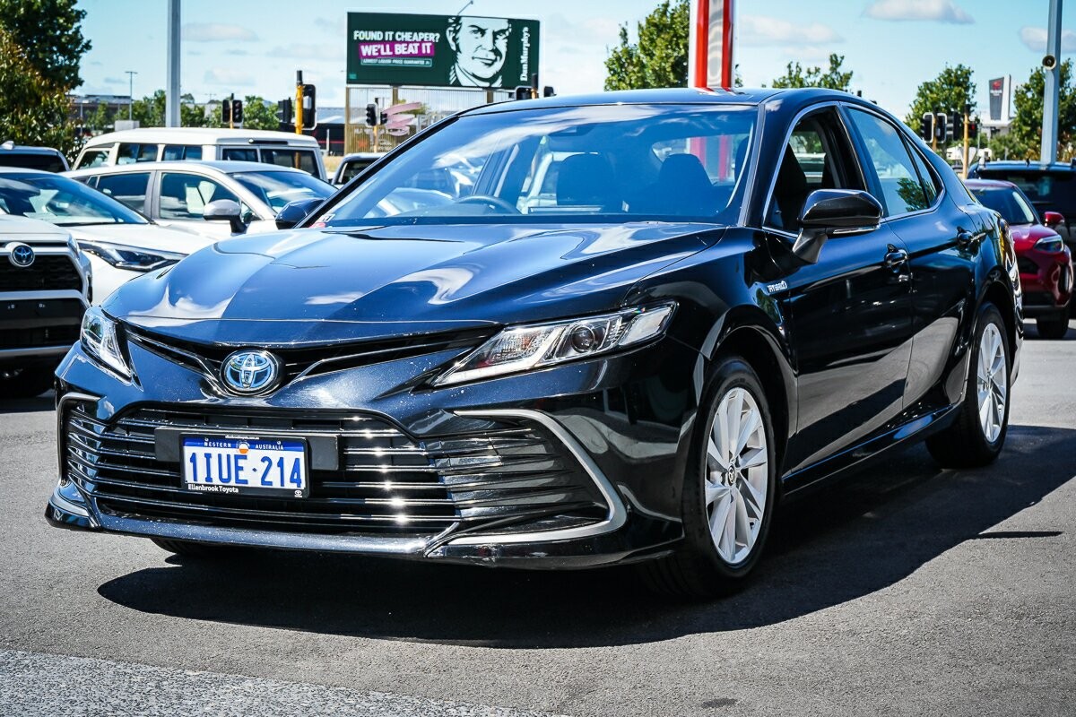 Toyota Camry image 4