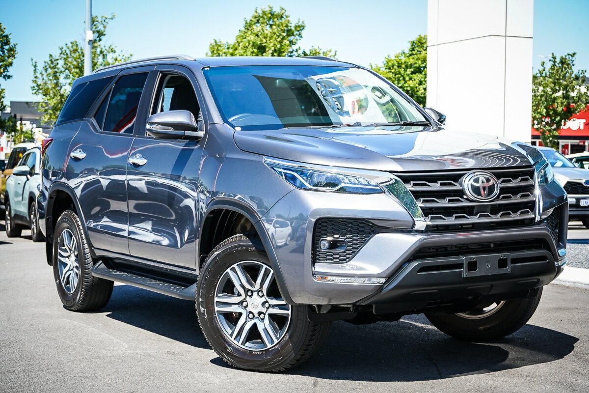 Toyota Fortuner image 1