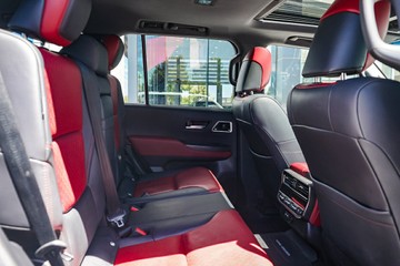 https://vehicle-cdn.autoleague.cloud/34708_6511613_13.jpg