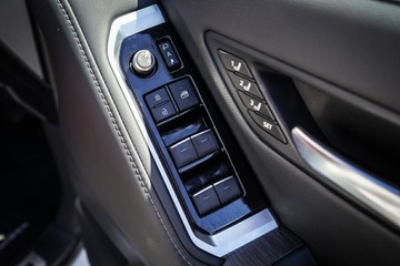 https://vehicle-cdn.autoleague.cloud/34708_6511613_17.jpg