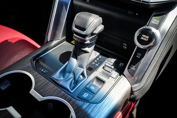 https://vehicle-cdn.autoleague.cloud/34708_6511613_23.jpg