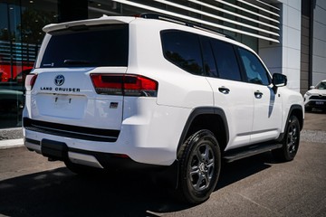 https://vehicle-cdn.autoleague.cloud/34708_6511613_8.jpg