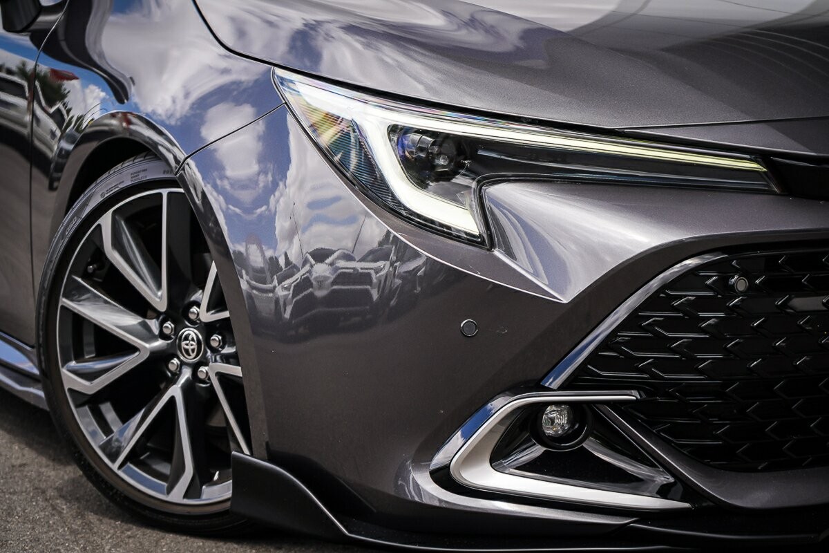 Toyota Corolla image 2