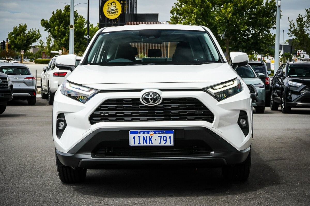 Toyota Rav4 image 3