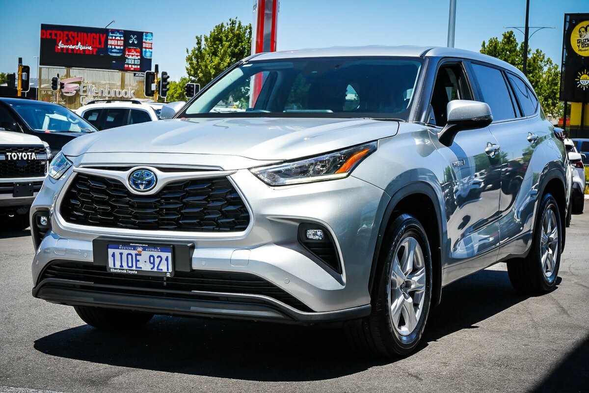 Toyota Kluger image 4