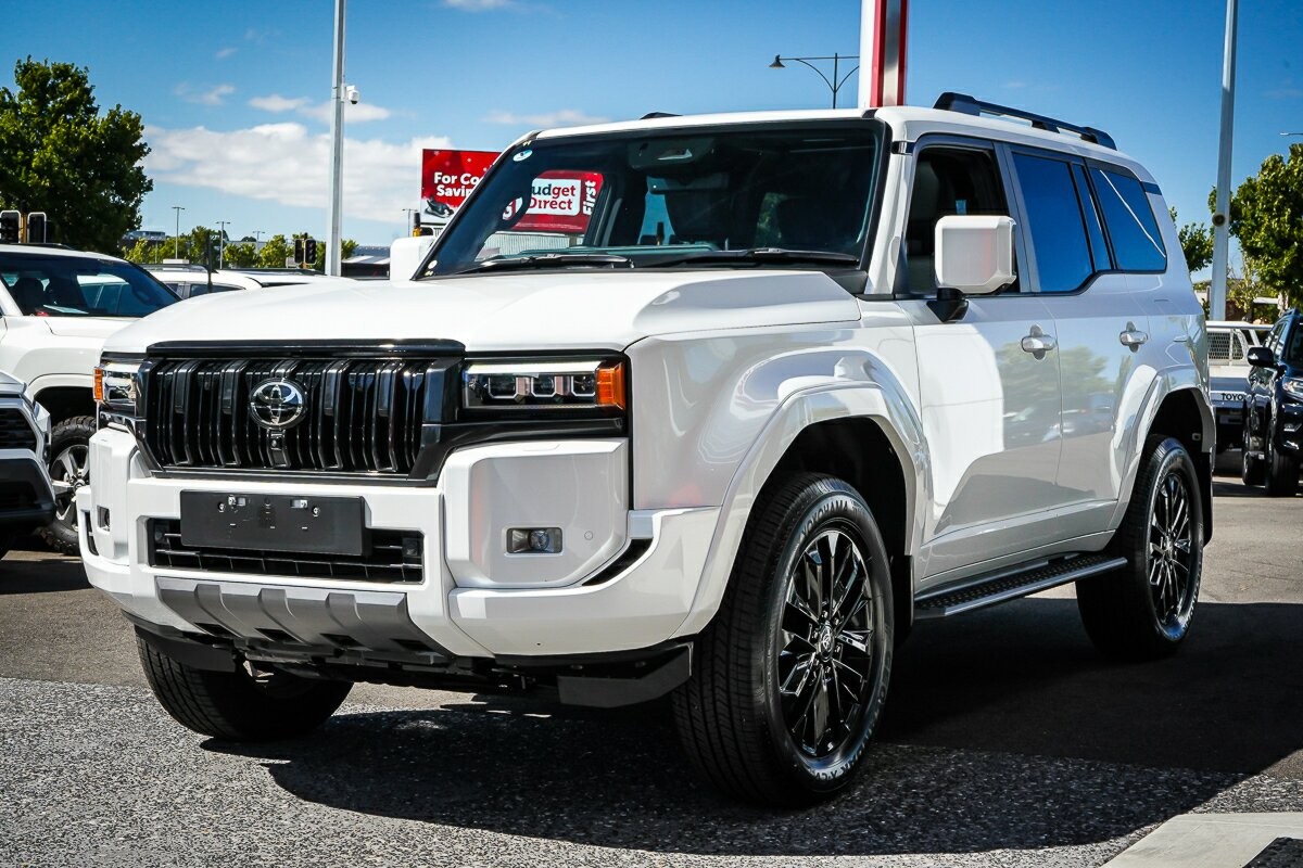 Toyota Landcruiser Prado image 4