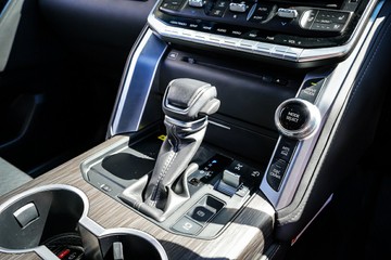 https://vehicle-cdn.autoleague.cloud/34708_6511747_24.jpg