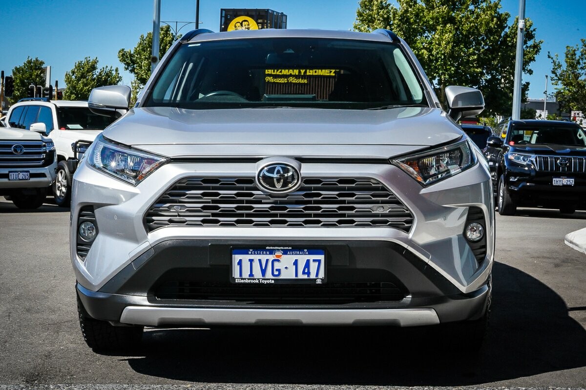 Toyota Rav4 image 3