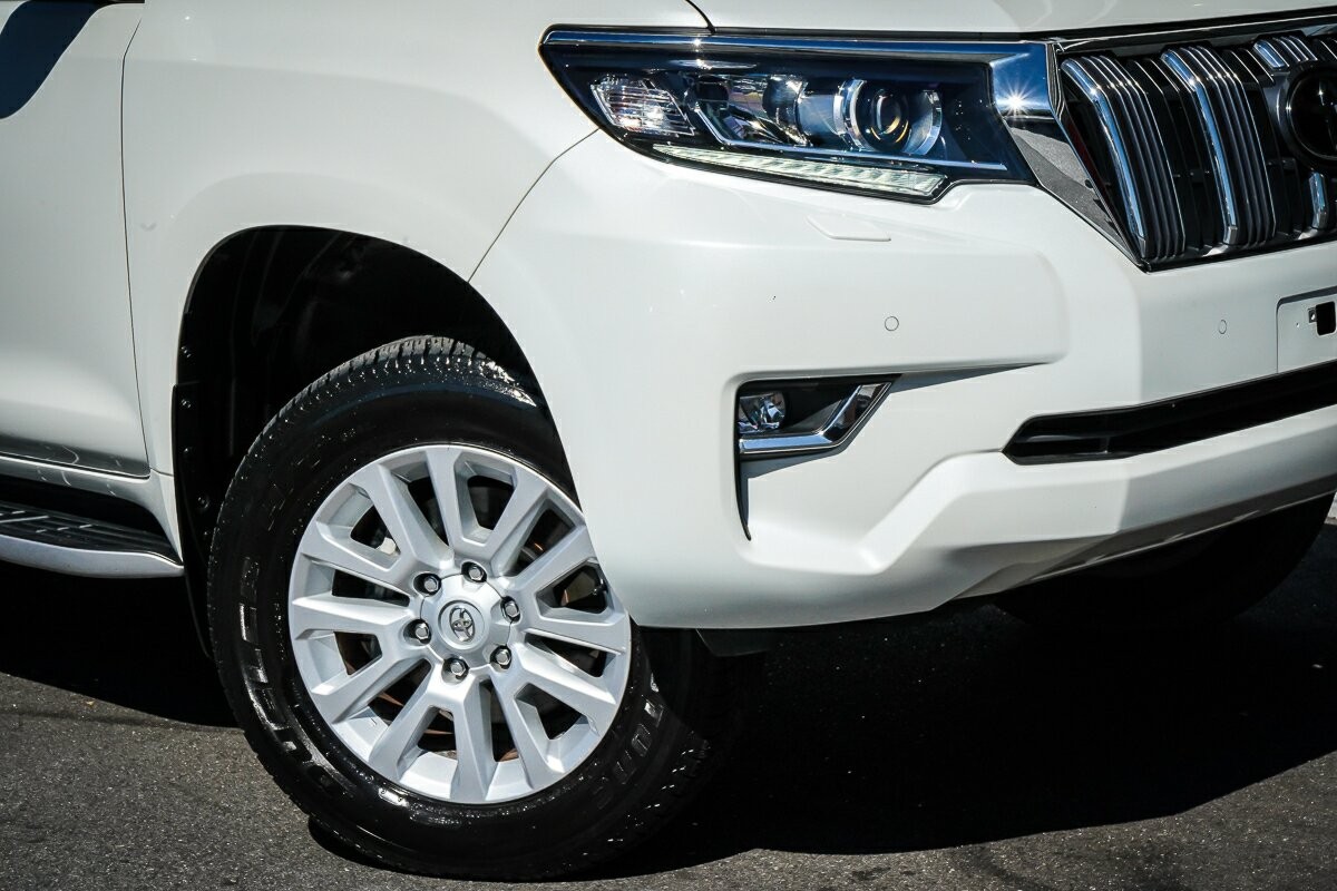 Toyota Landcruiser Prado image 2