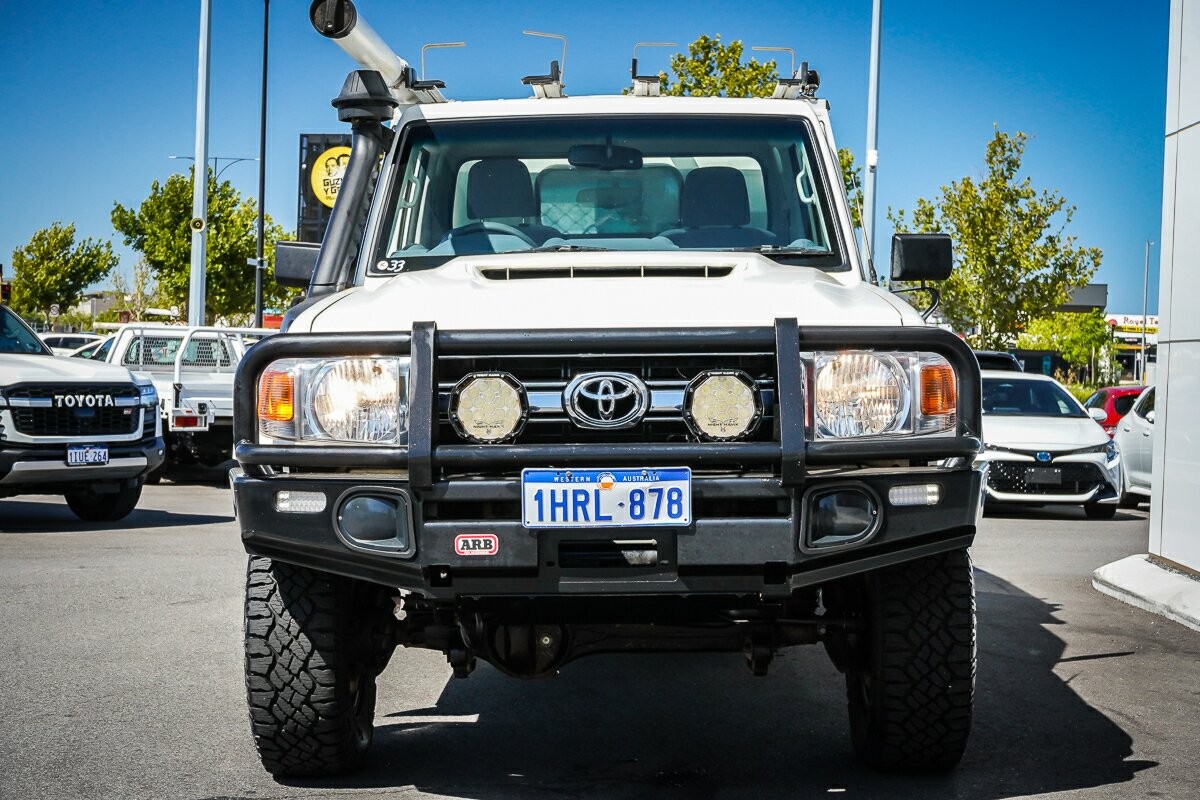 Toyota Landcruiser image 3