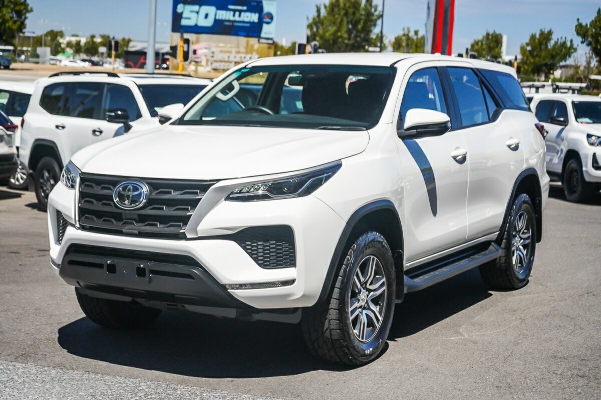 Toyota Fortuner image 4