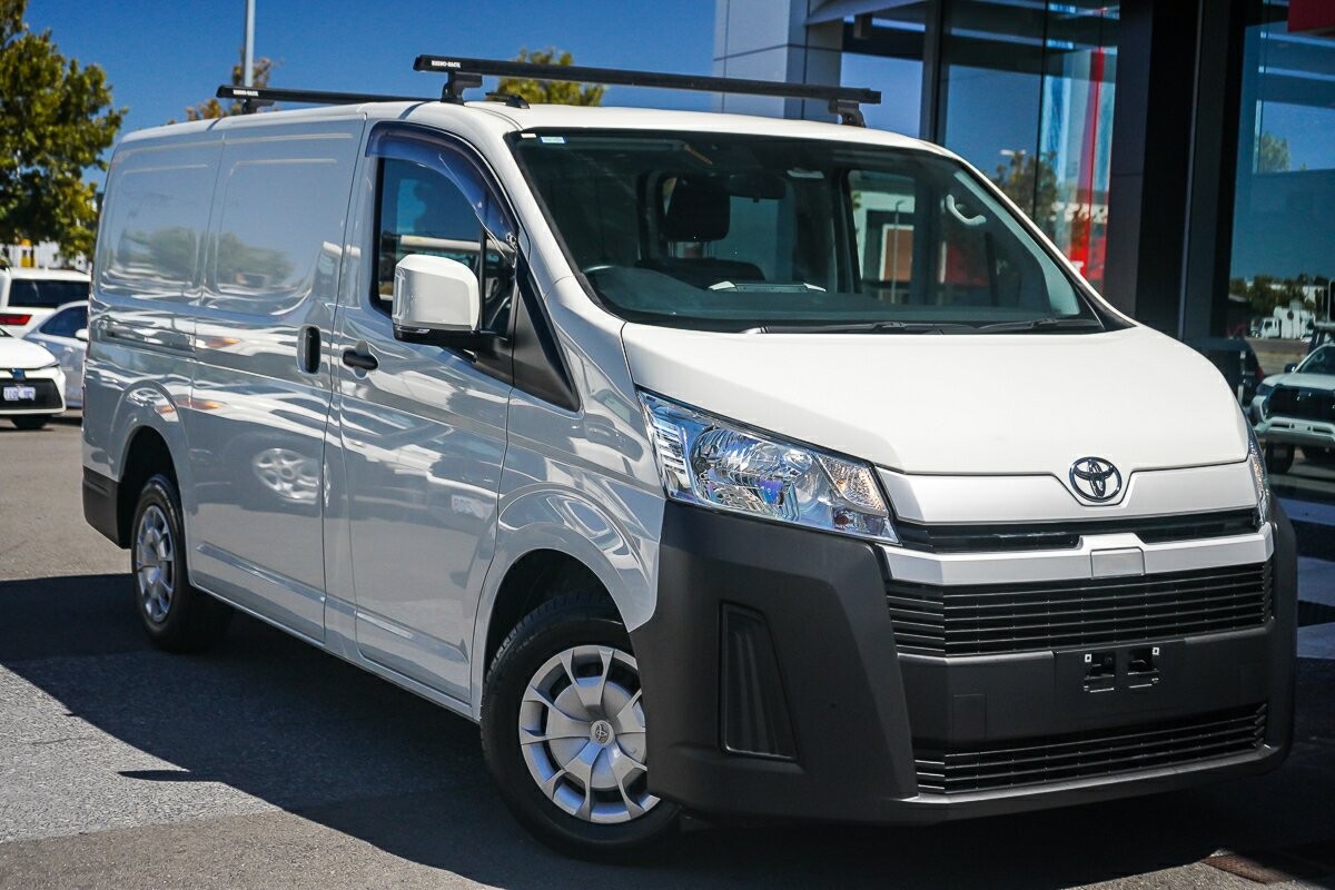 Toyota Hiace image 1