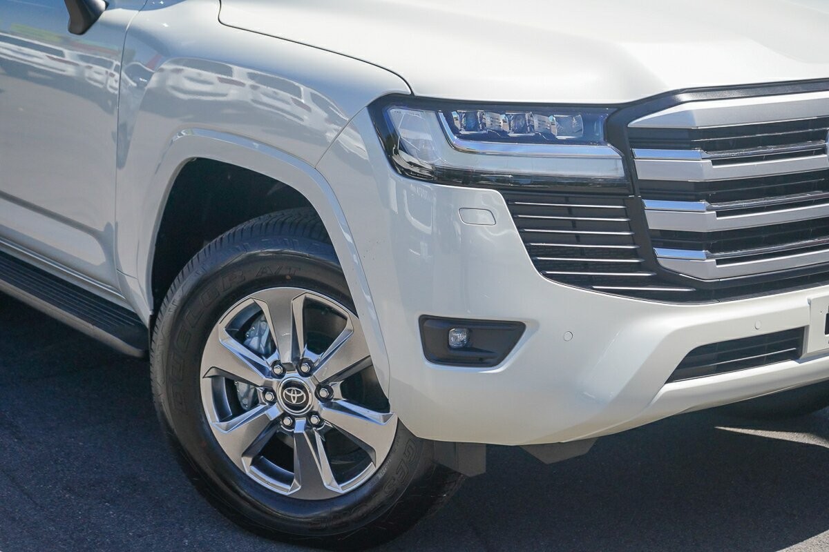 Toyota Landcruiser image 2