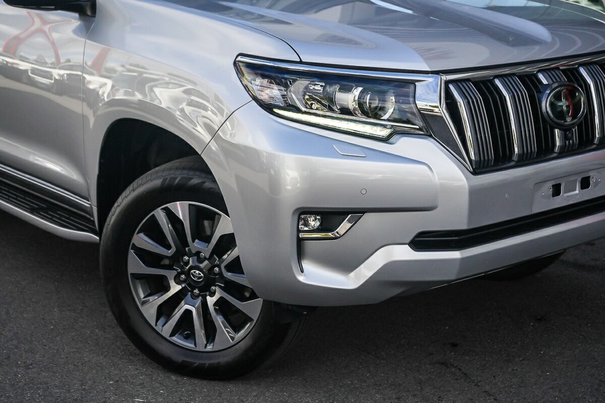 Toyota Landcruiser Prado image 2