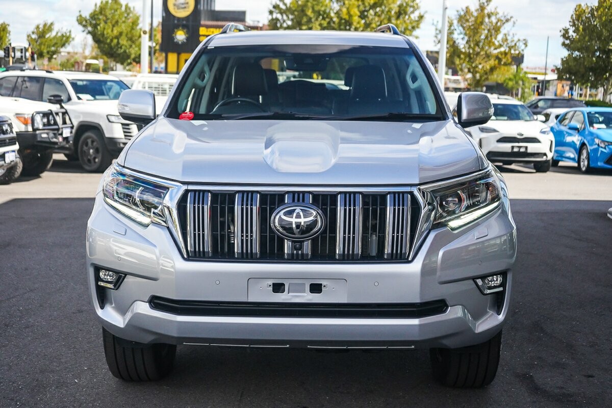 Toyota Landcruiser Prado image 3