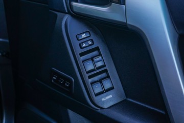 https://vehicle-cdn.autoleague.cloud/34708_6511957_12.jpg