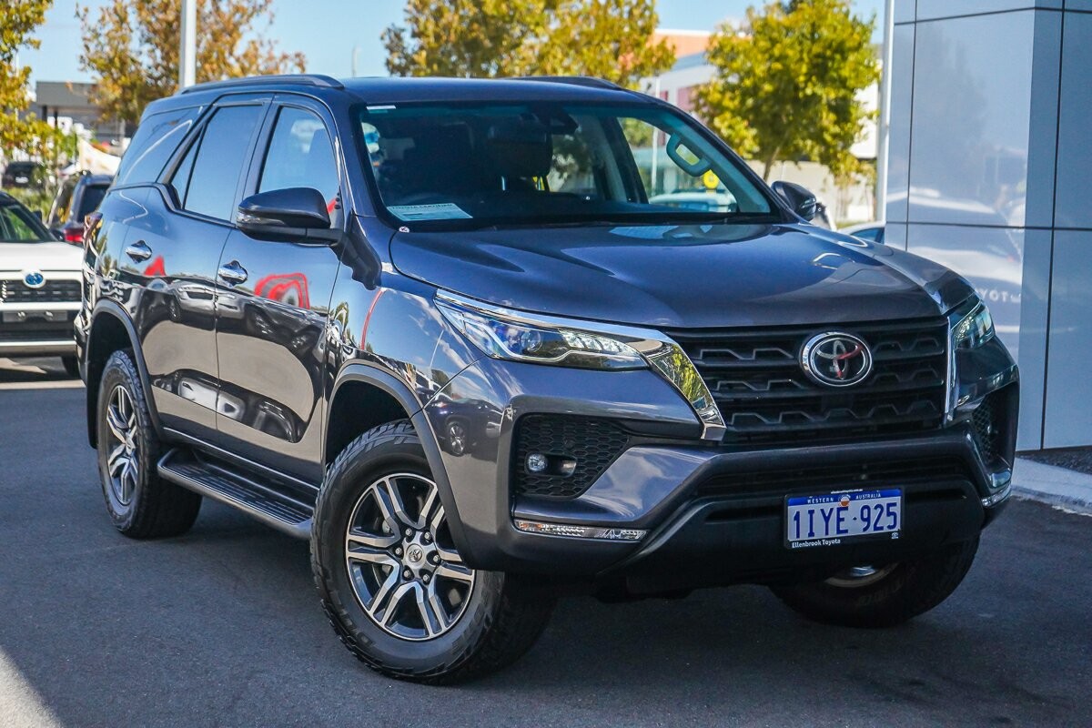 Toyota Fortuner image 1