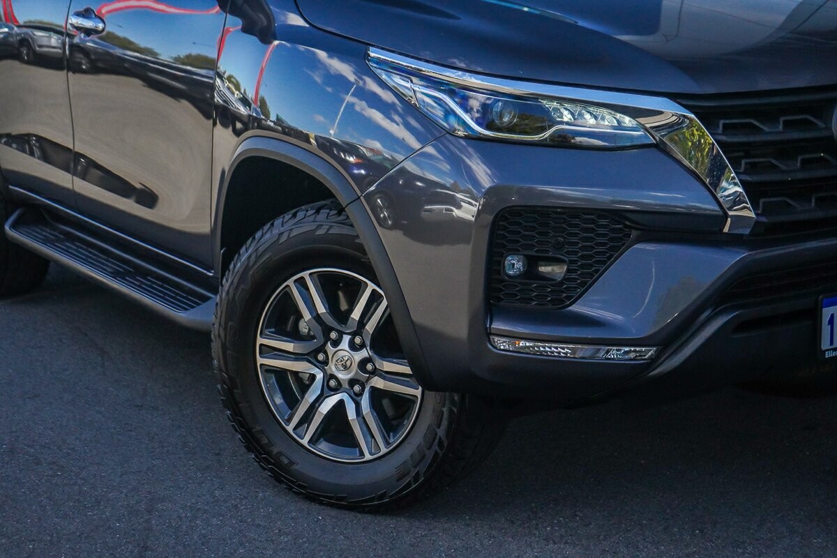 Toyota Fortuner image 2