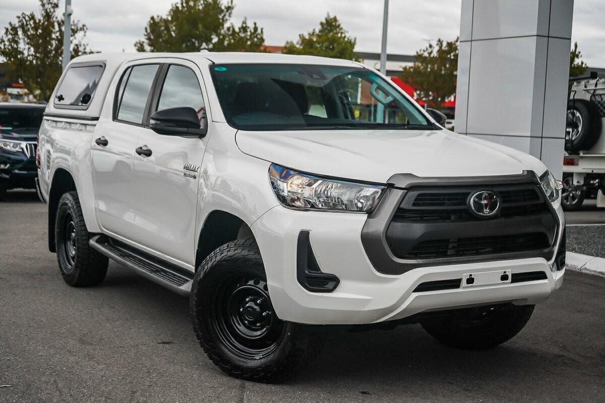 Toyota Hilux image 1