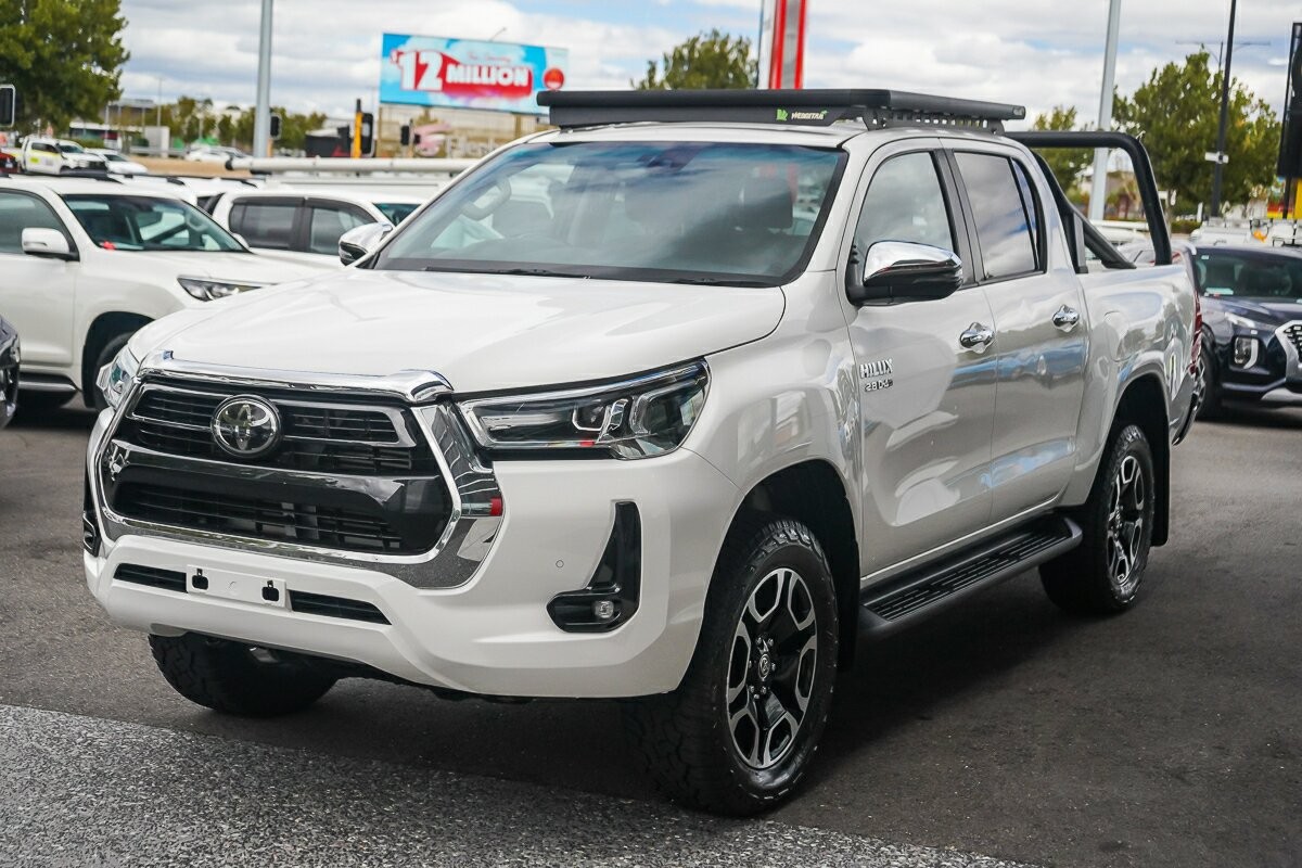 Toyota Hilux image 4