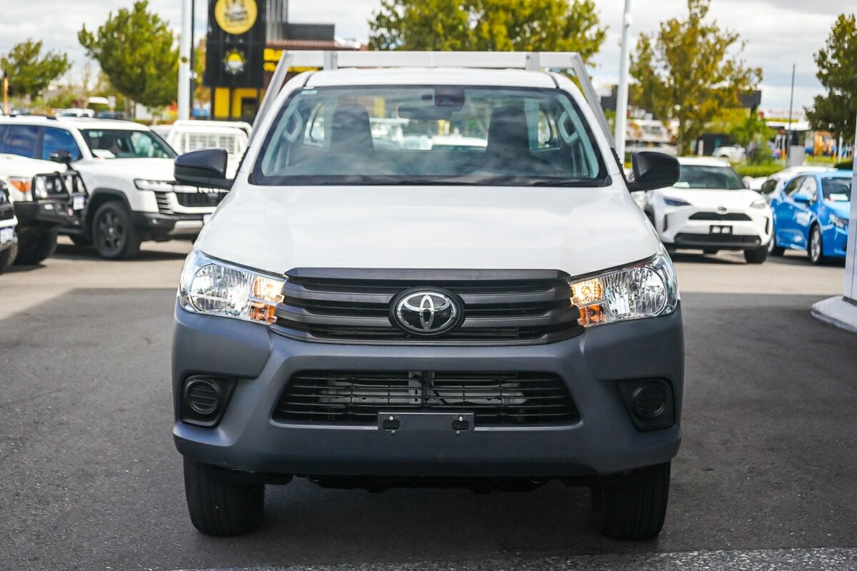 Toyota Hilux image 3