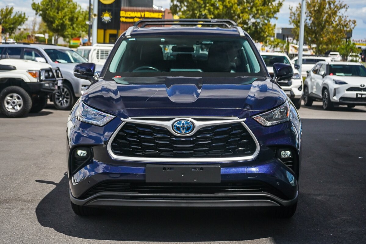 Toyota Kluger image 3