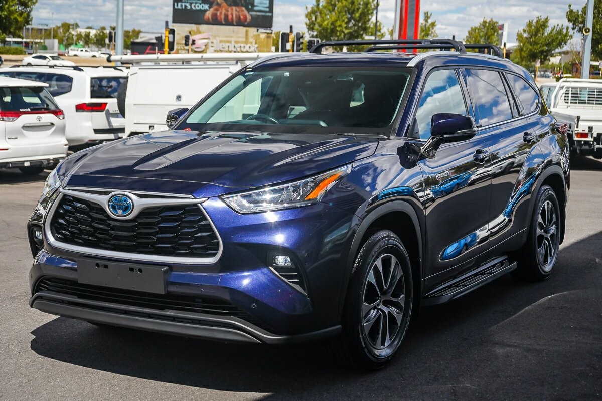 Toyota Kluger image 4