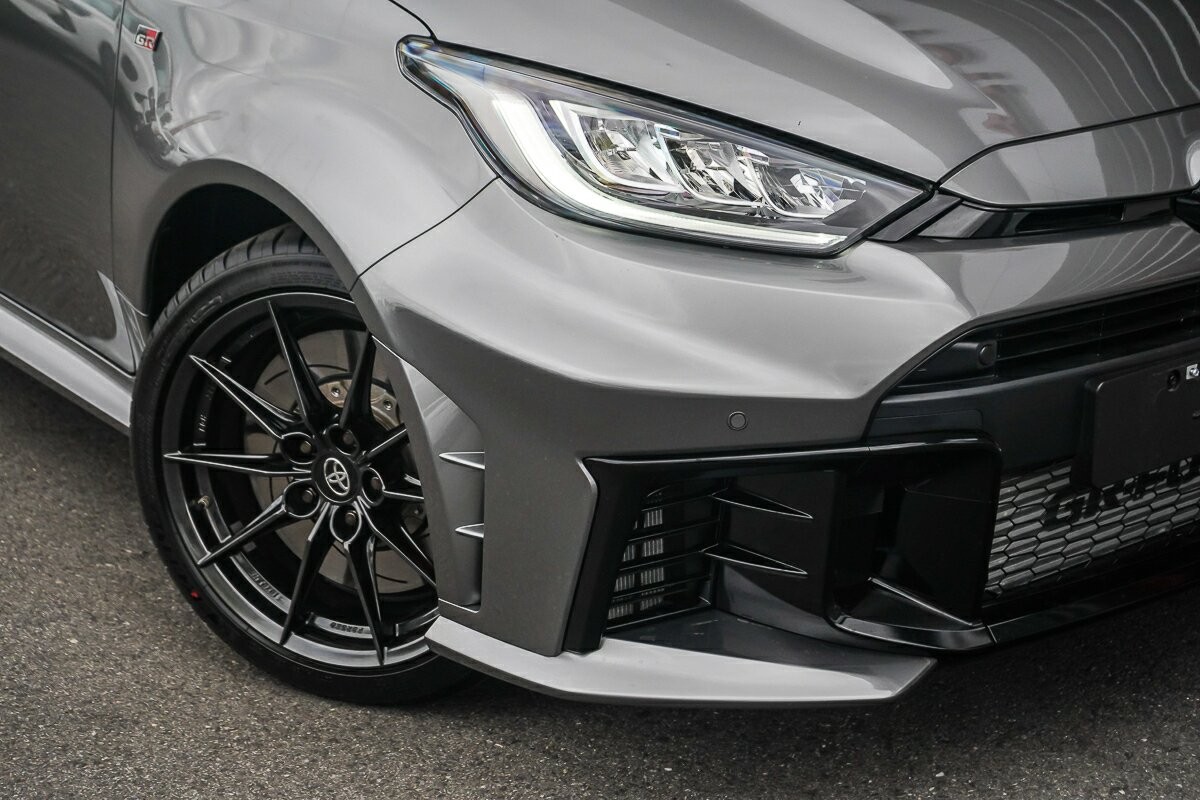 Toyota Yaris image 2