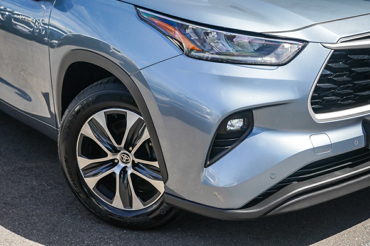 Toyota Kluger image 2