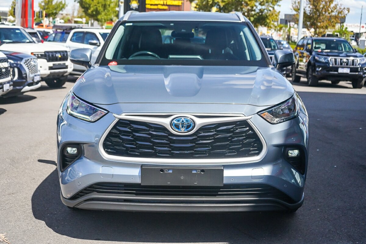 Toyota Kluger image 3