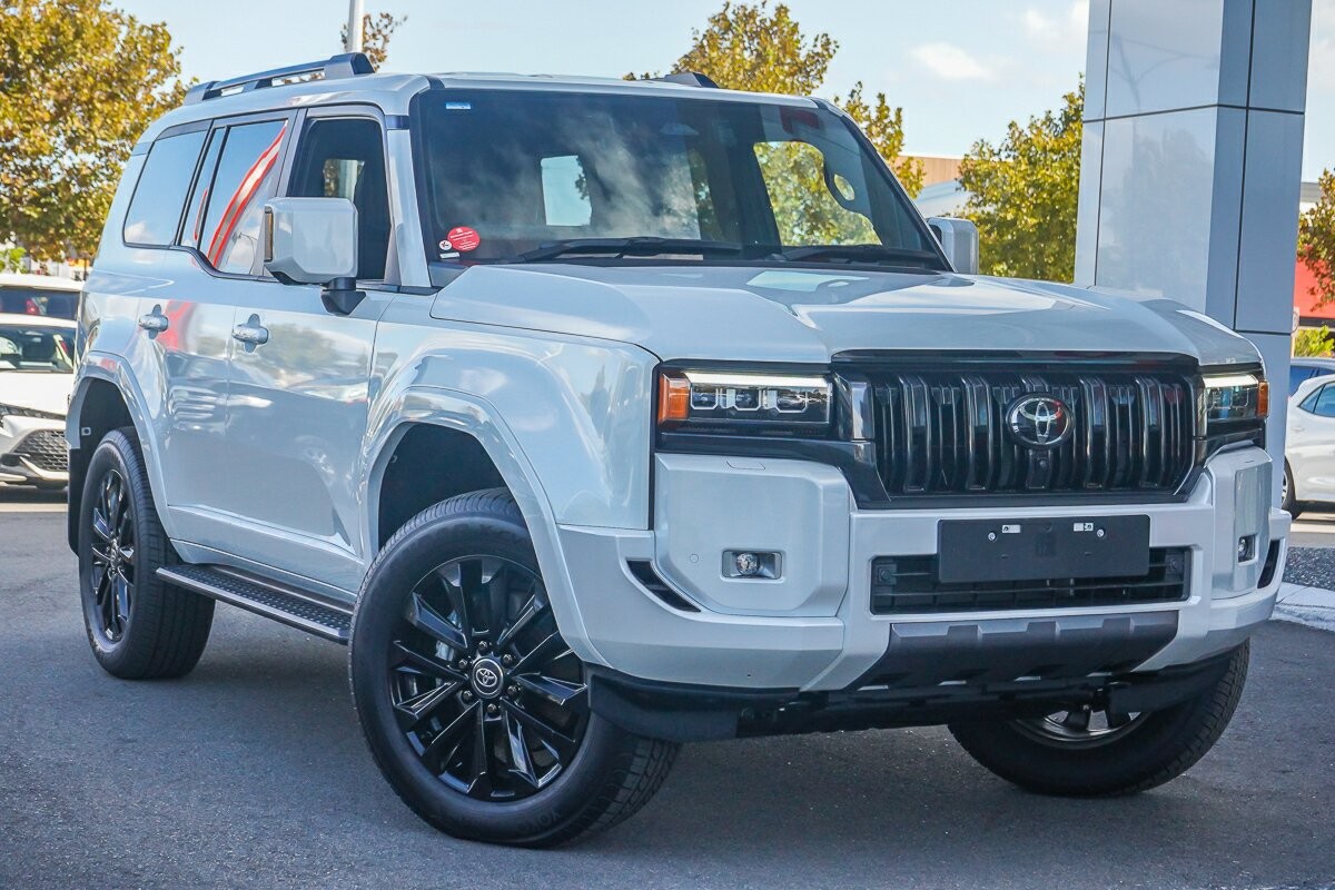 Toyota Landcruiser Prado image 1