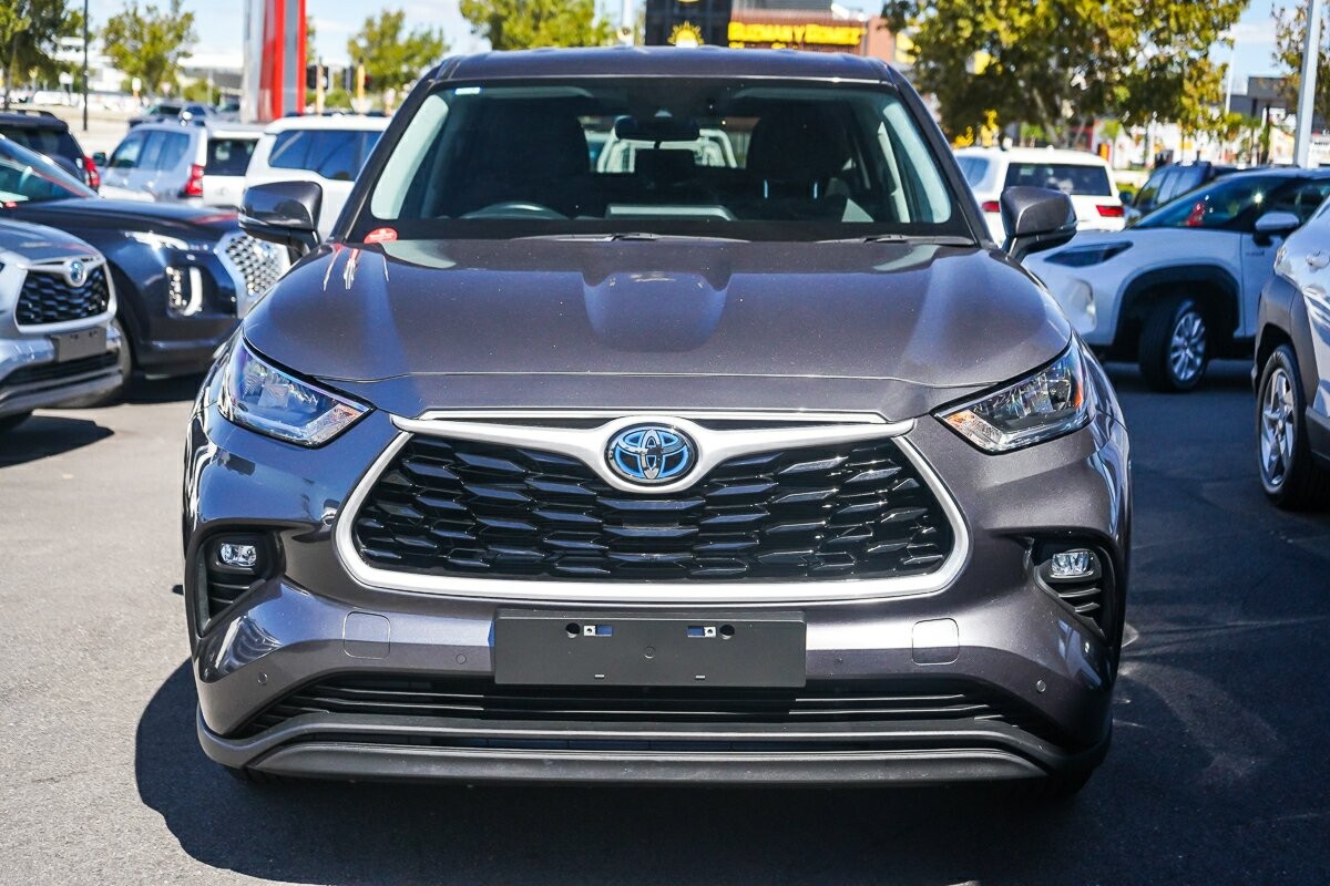 Toyota Kluger image 3