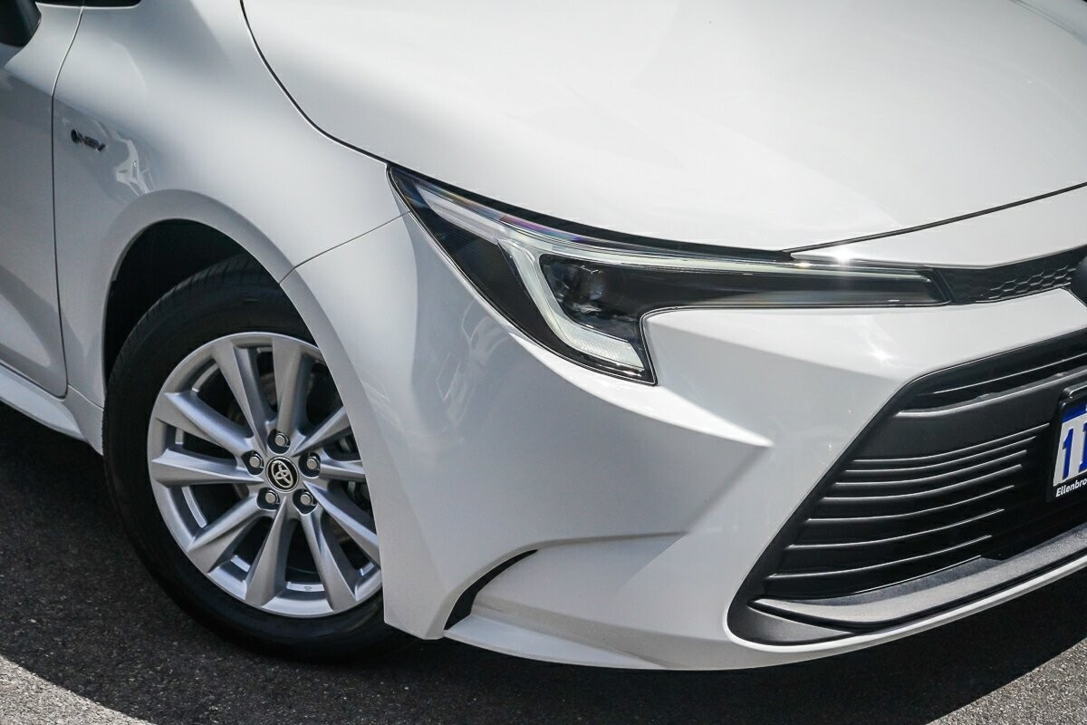 Toyota Corolla image 2