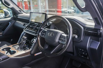 https://vehicle-cdn.autoleague.cloud/34708_6512113_13.jpg