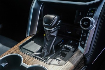 https://vehicle-cdn.autoleague.cloud/34708_6512113_18.jpg