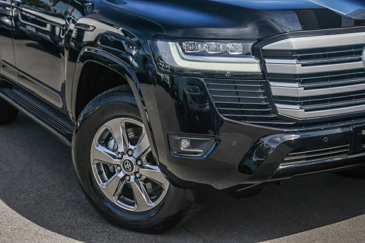 Toyota Landcruiser image 2