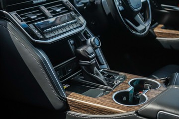 https://vehicle-cdn.autoleague.cloud/34708_6512113_22.jpg