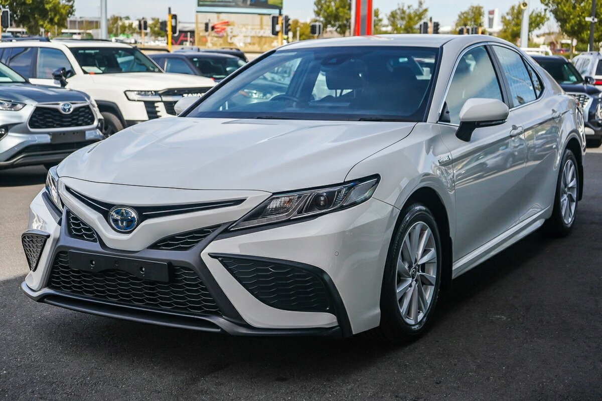 Toyota Camry image 4